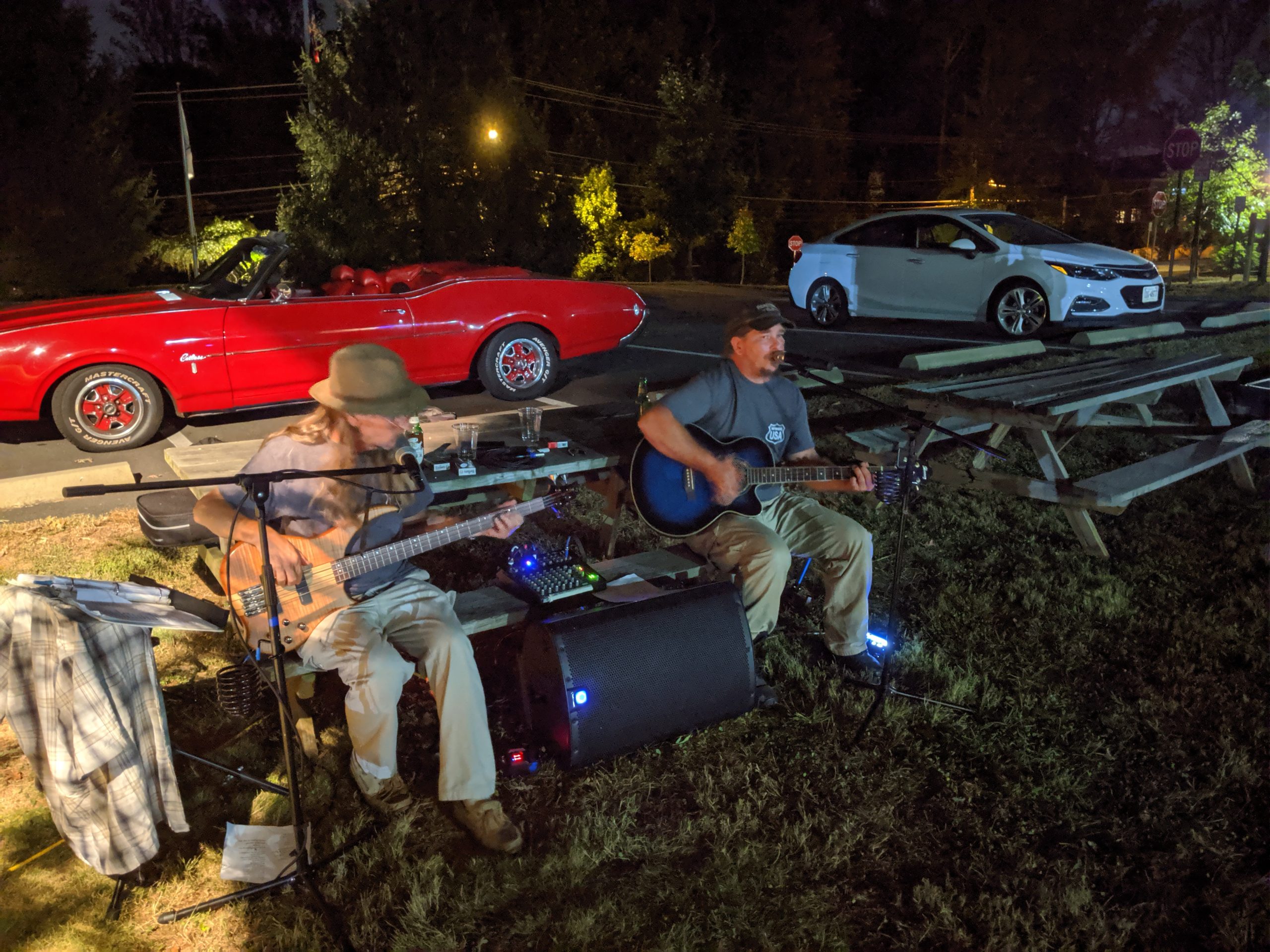 A band plays outside at the lodge